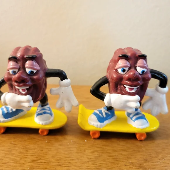 Vintage California Raisins Collectible Figurine Set Of 8 - Picture 2 of 7